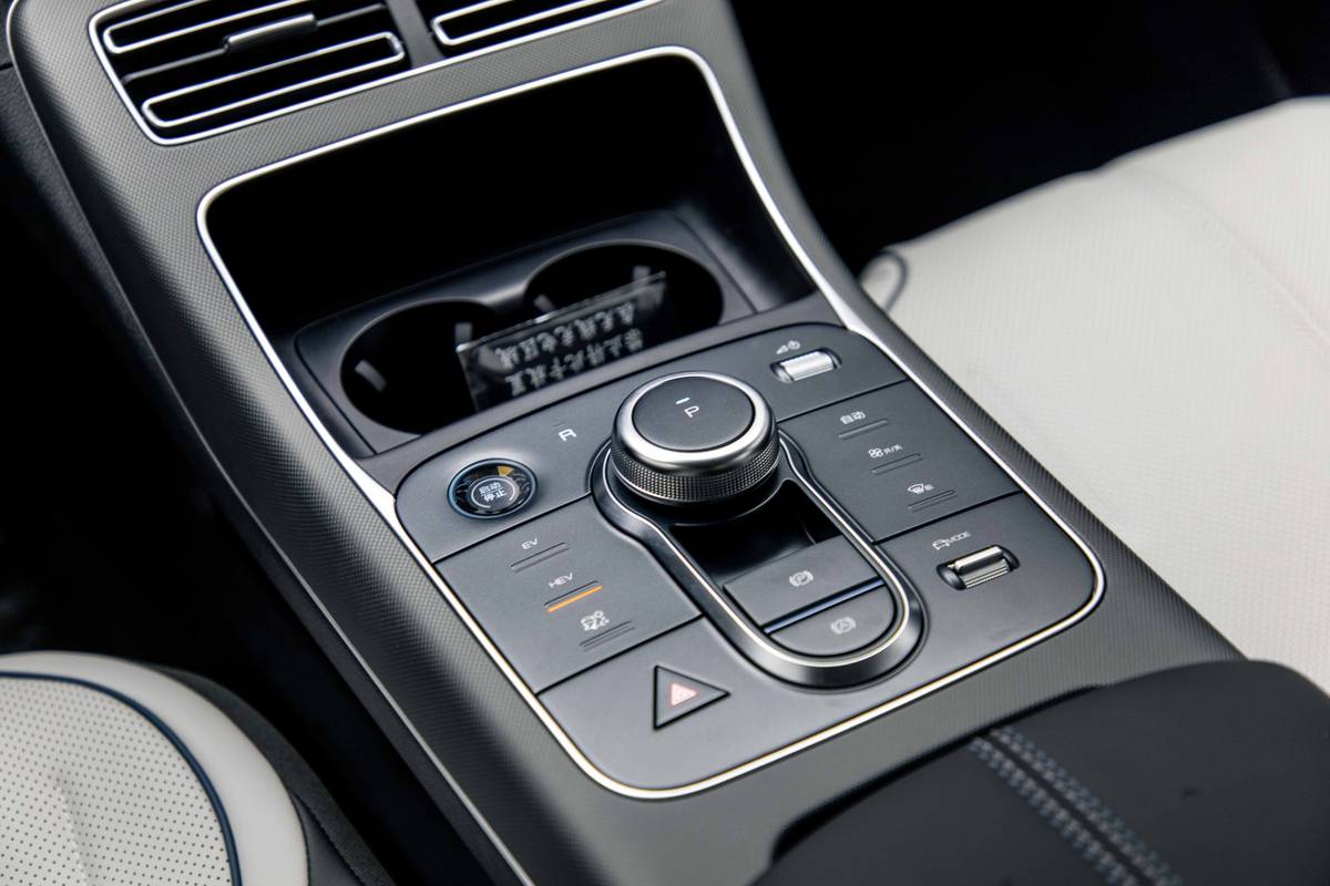 2025-BYD-Destroyer05-Luxury-18-507616-compressed